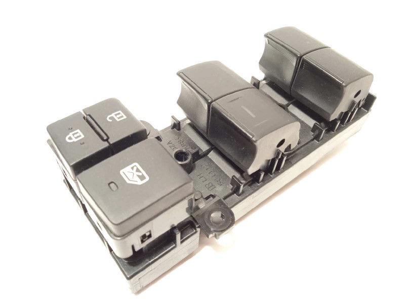 MANDO ELEVALUNAS DELANTERO IZQUIERDO 840400D020 