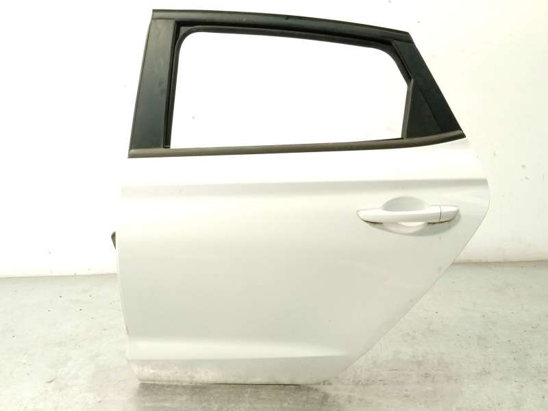 PUERTA TRASERA IZQUIERDA 77003G4700 