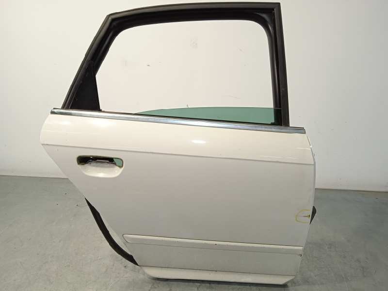PUERTA TRASERA DERECHA 3R0833052 