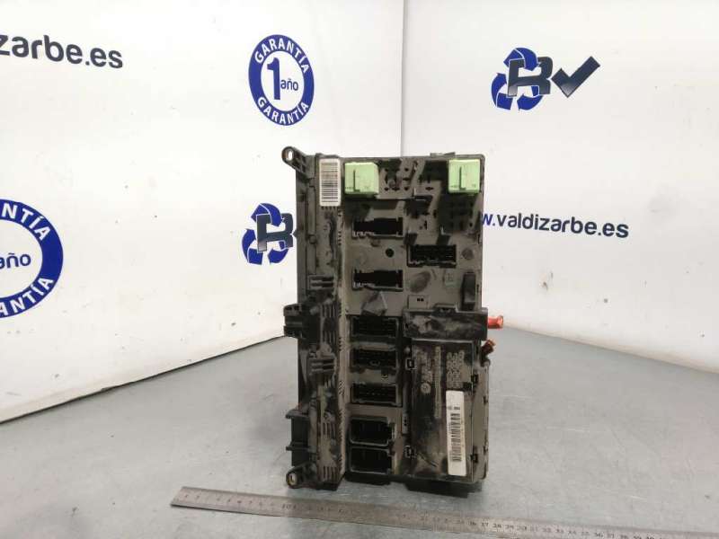 CAJA RELES / FUSIBLES 8378107 