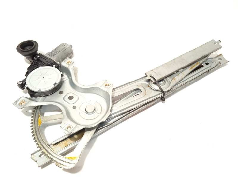 ELEVALUNAS DELANTERO DERECHO 857100D100 698100D300