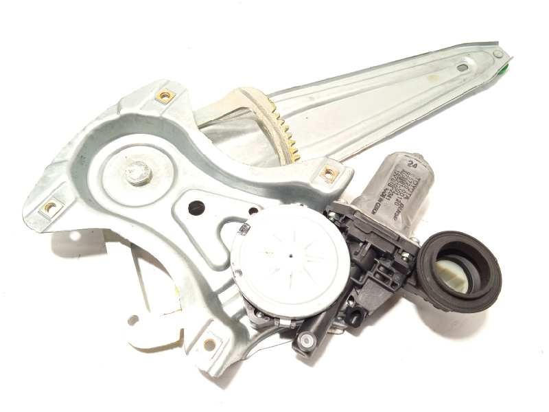 ELEVALUNAS TRASERO DERECHO 857200D120 698300D220