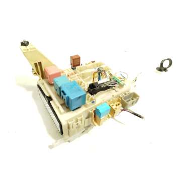 CAJA RELES / FUSIBLES 827300D290 