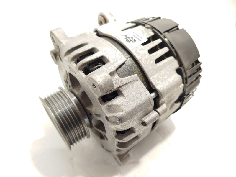 ALTERNADOR 04L903018A 2724194E IST80S