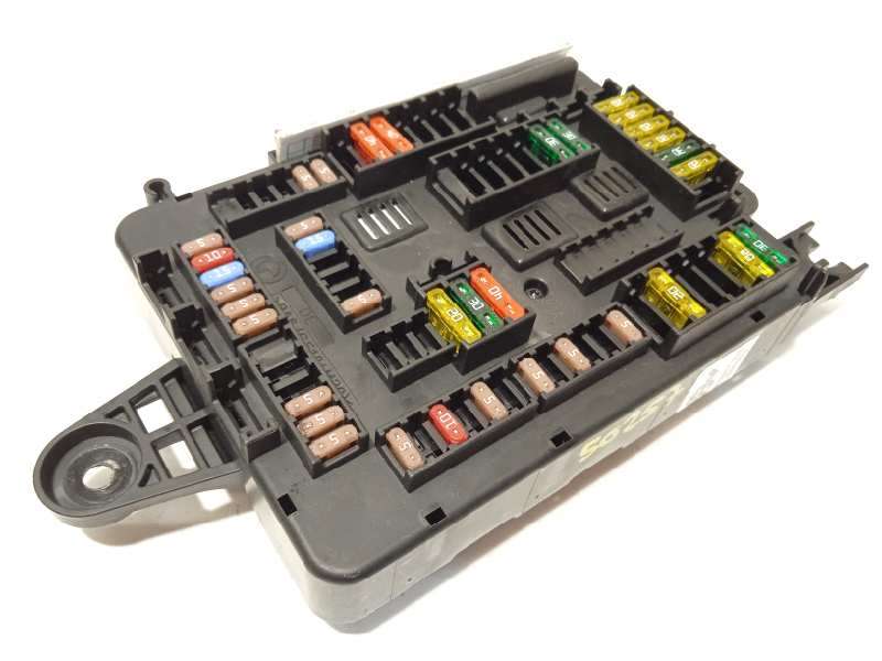 CAJA RELES / FUSIBLES 9337881 61149259466 61149337881