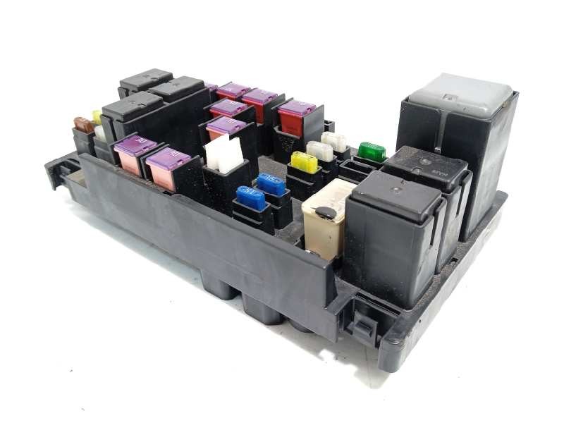 CAJA RELES / FUSIBLES 82241AG070 