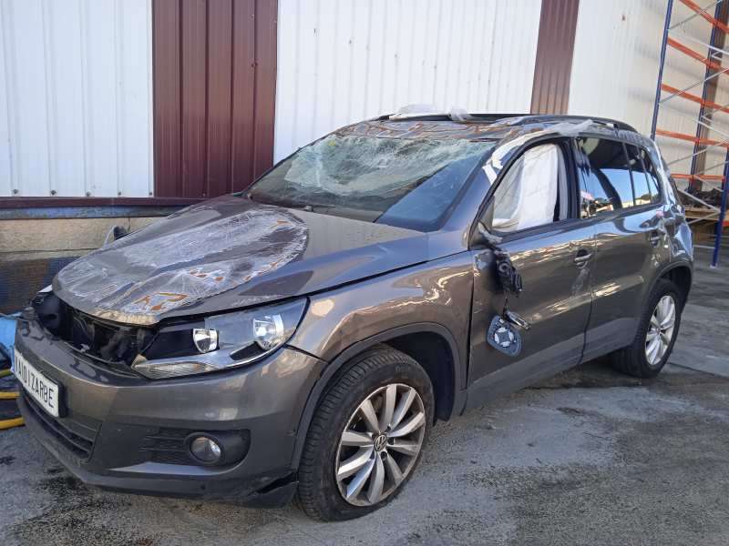 VOLKSWAGEN TIGUAN (5N2)