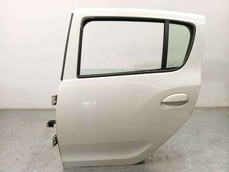 PUERTA TRASERA IZQUIERDA 821017625R 