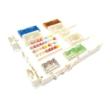 CAJA RELES / FUSIBLES 31314669 