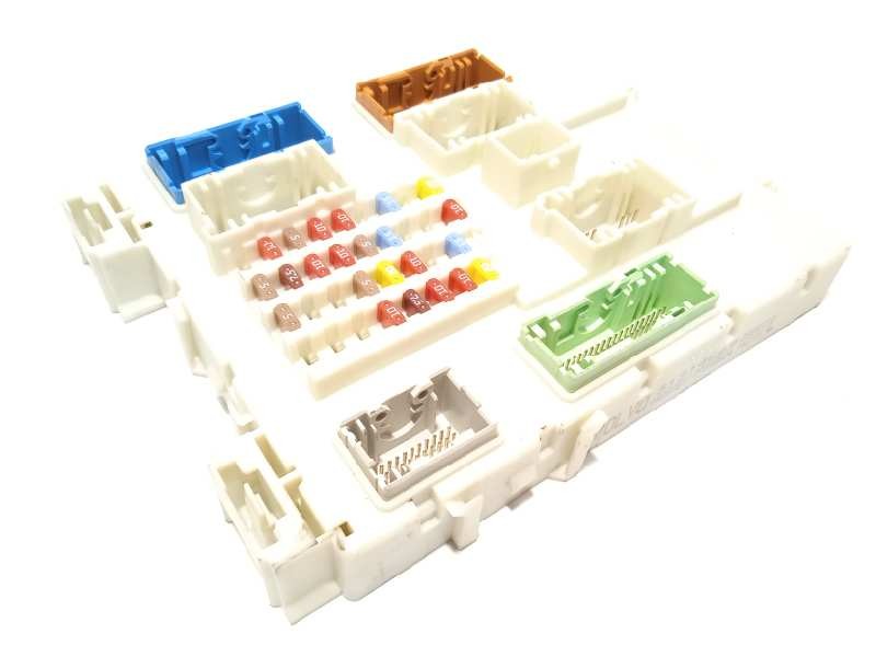 CAJA RELES / FUSIBLES 31314669 