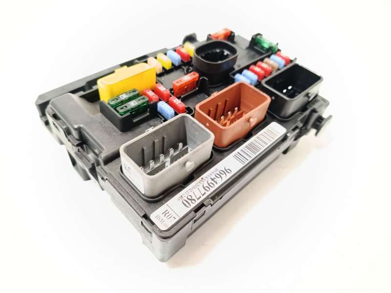 CAJA RELES / FUSIBLES 9664997780 6500HV 