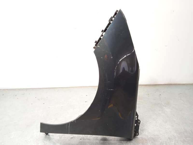 ALETA DELANTERA IZQUIERDA 7840Y7 