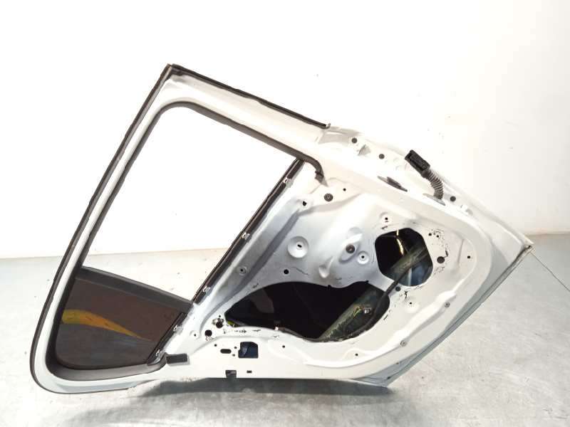 Recambio de puerta trasera izquierda para bmw serie 1 lim. (f20) 118i referencia OEM IAM 41527284515 41525A2A397 - Blanco 6