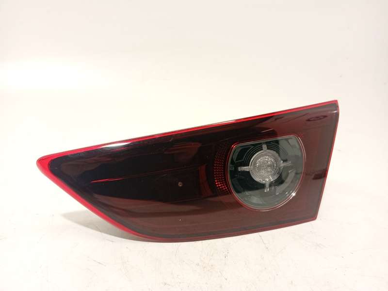 Recambio de piloto trasero derecho interior para mazda mazda 3 sedan 2.5 e-skyactiv-g referencia OEM IAM BGKM513F0