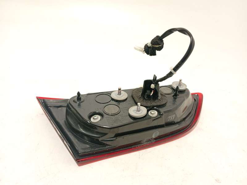 Recambio de piloto trasero derecho interior para mazda mazda 3 sedan 2.5 e-skyactiv-g referencia OEM IAM BGKM513F0 4