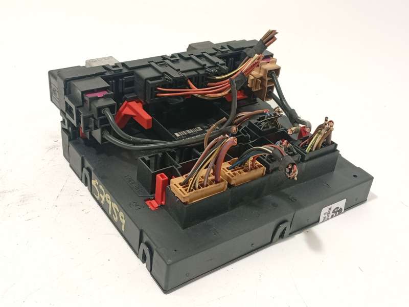 CAJA RELES / FUSIBLES 3C0937049AE 
