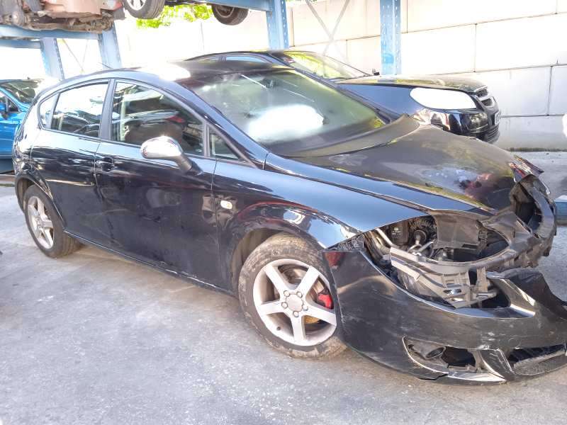SEAT LEON (1P1)