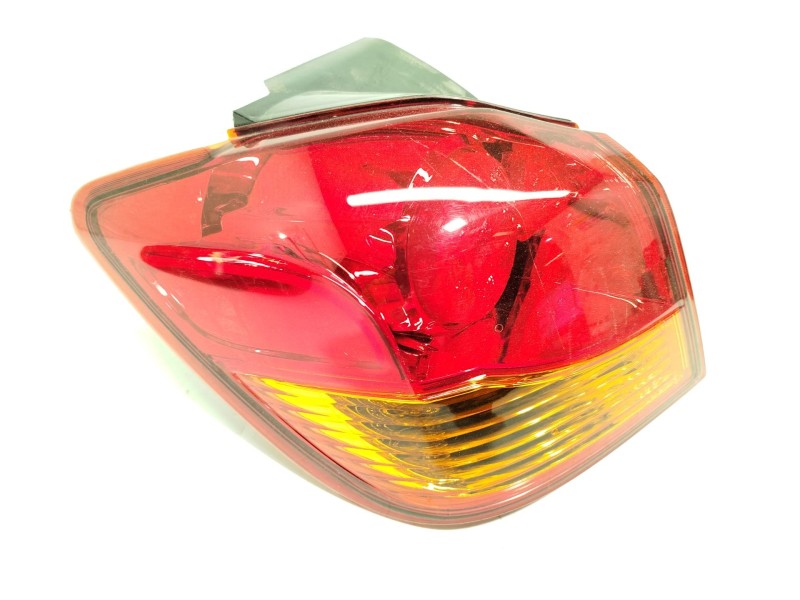 PILOTO TRASERO IZQUIERDO 8330A689 