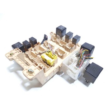 CAJA RELES / FUSIBLES 8273248021 8273048022