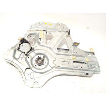 ELEVALUNAS DELANTERO DERECHO 824604D000 2621003570