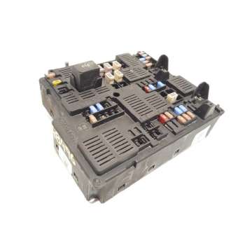 CAJA RELES / FUSIBLES 32212299 31473772