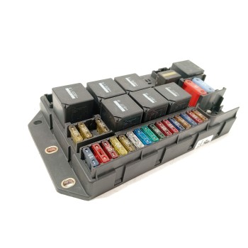 CAJA RELES / FUSIBLES YQE500340 