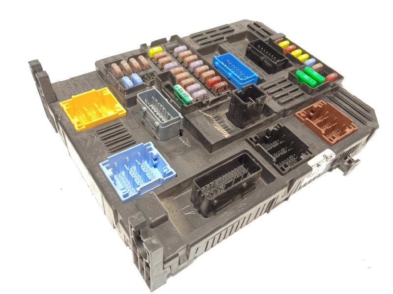 CAJA RELES / FUSIBLES 9819851280 28550129