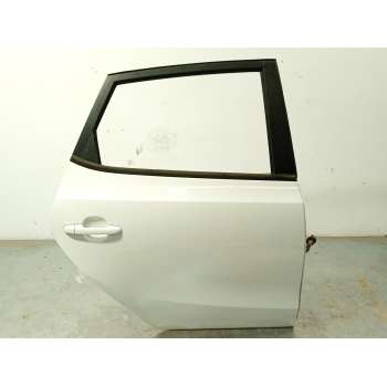 PUERTA TRASERA DERECHA 770042R010 