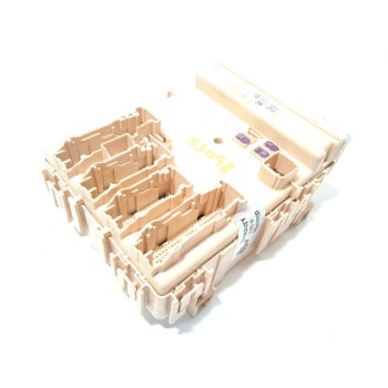 CAJA RELES / FUSIBLES 8273078011 