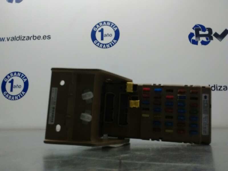 CAJA RELES / FUSIBLES 82201FG010 