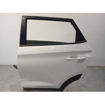 Recambio de puerta trasera izquierda para hyundai tucson referencia OEM IAM 77003D7000  
