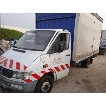 MERCEDES-BENZ SPRINTER (W901,W904) CAJA CERR. de desguace