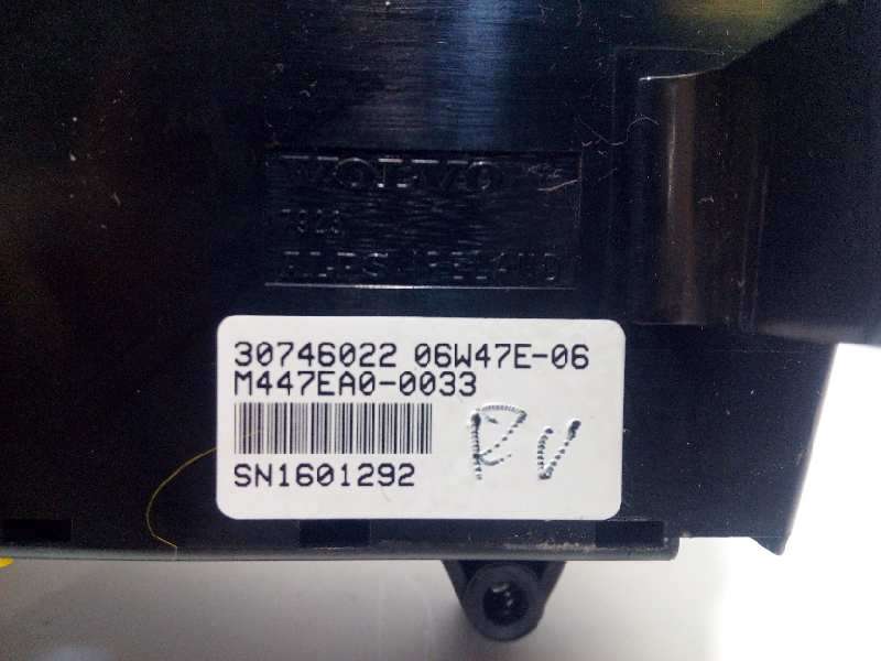 Recambio de mando climatizador para volvo xc70 2.4 diesel cat referencia OEM IAM 30746022  M447EA00033 5