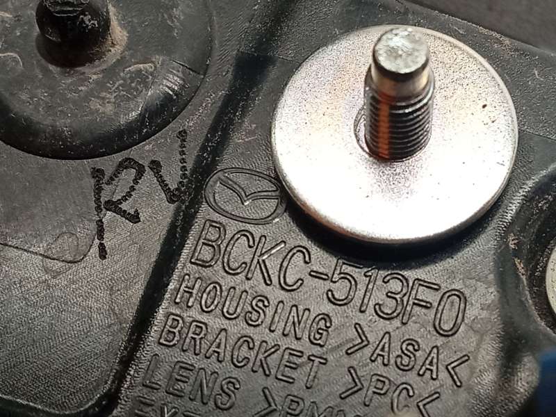 Recambio de piloto trasero derecho interior para mazda 3 berlina (bp) referencia OEM IAM BCKC513F0 - Rojo 4