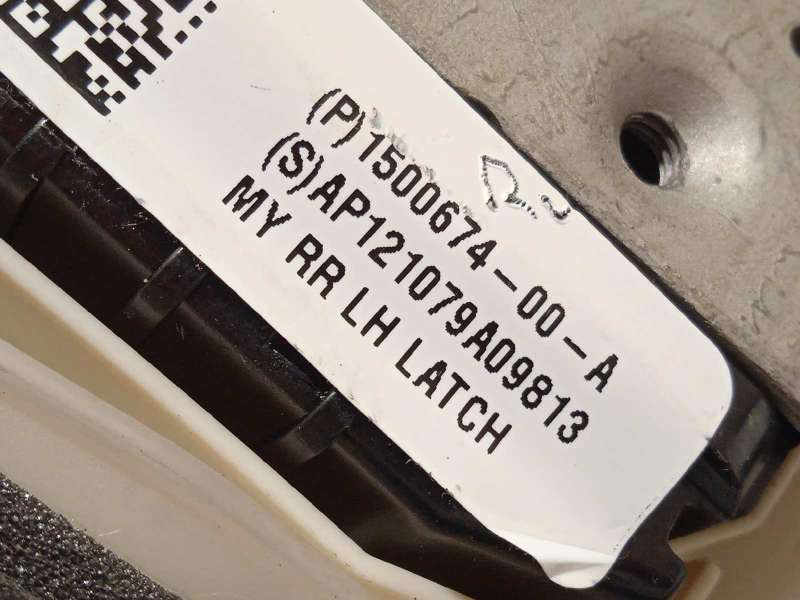Recambio de cerradura puerta trasera izquierda para tesla model 3 referencia OEM IAM 150067400A - Blanco 4