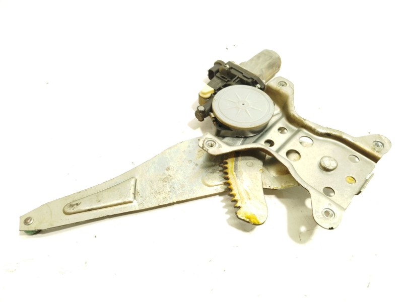 ELEVALUNAS TRASERO DERECHO 8353079J00 2621004050