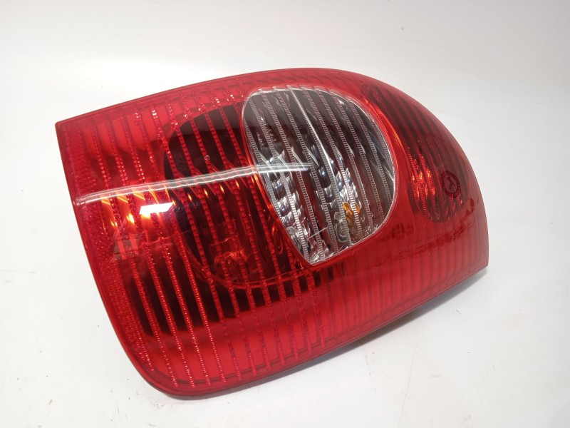 PILOTO TRASERO DERECHO 89398408 6351T2 