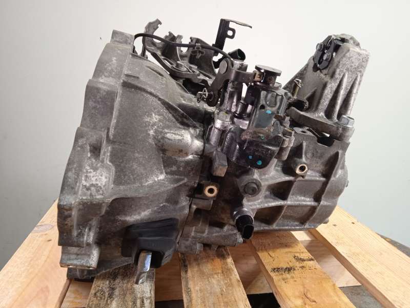 Recambio de caja cambios para kia carens iv 1.7 crdi referencia OEM IAM 4300032932 WFW6 - Blanco 2