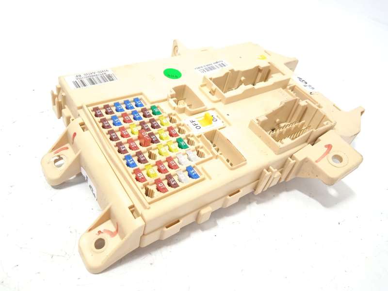 CAJA RELES / FUSIBLES 91950A4510 