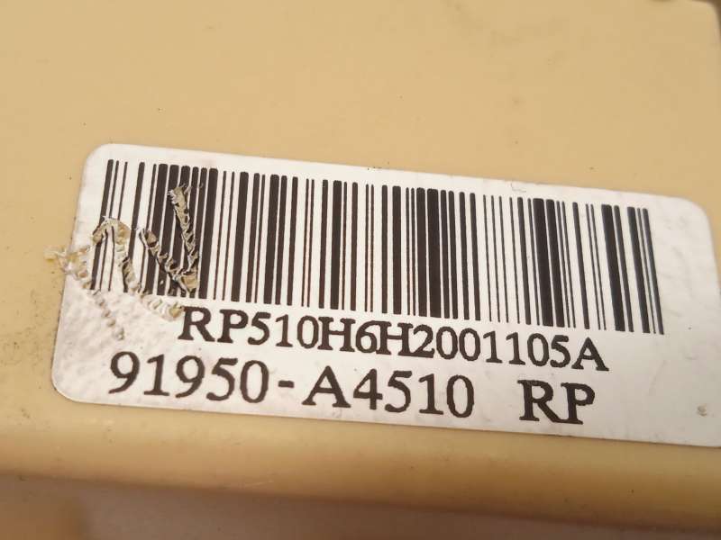 Recambio de caja reles / fusibles para kia carens iv 1.7 crdi referencia OEM IAM 91950A4510 - Blanco 4