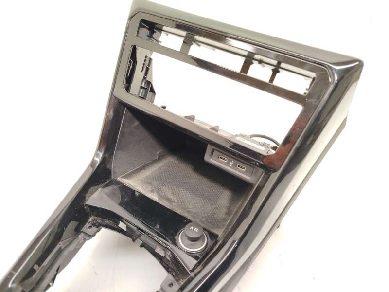 Recambio de consola central para volkswagen t-cross (c11, d31) 1.0 tsi referencia OEM IAM 2GM83680CUDM 2G6035700 3