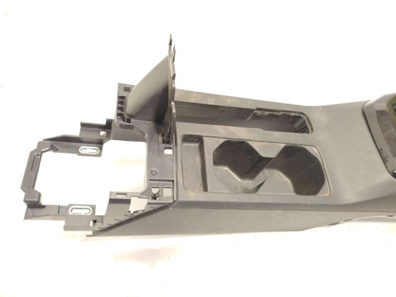 Recambio de consola central para volkswagen t-cross (c11, d31) 1.0 tsi referencia OEM IAM 2GM83680CUDM 2G6035700 4