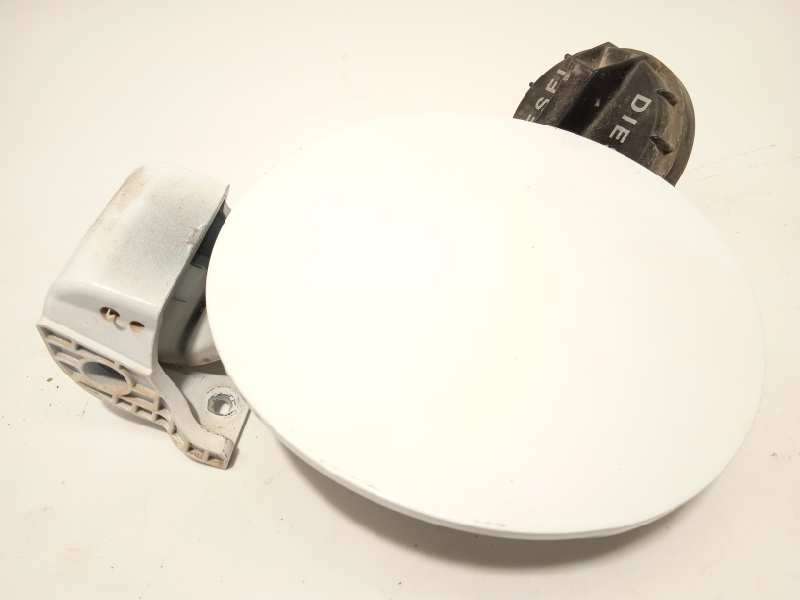 Recambio de tapa exterior combustible para kia sportage 1.7 crdi cat referencia OEM IAM 695103W000 - Blanco 3
