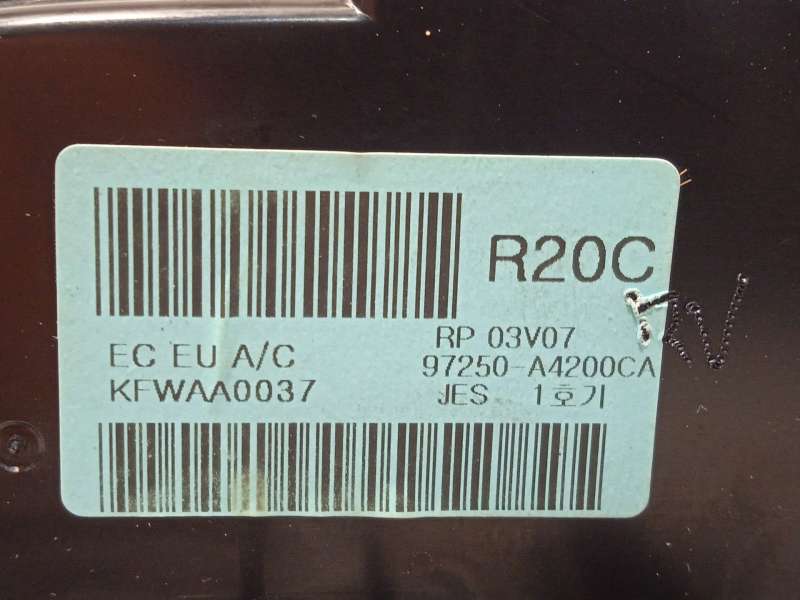 Recambio de mando climatizador para kia carens iv 1.7 crdi referencia OEM IAM 97250A4200CA - Blanco 5