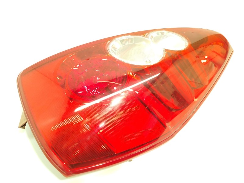 PILOTO TRASERO DERECHO C23551150E 