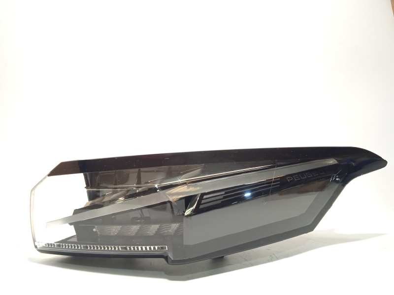 PILOTO TRASERO DERECHO 9835299380 01502102