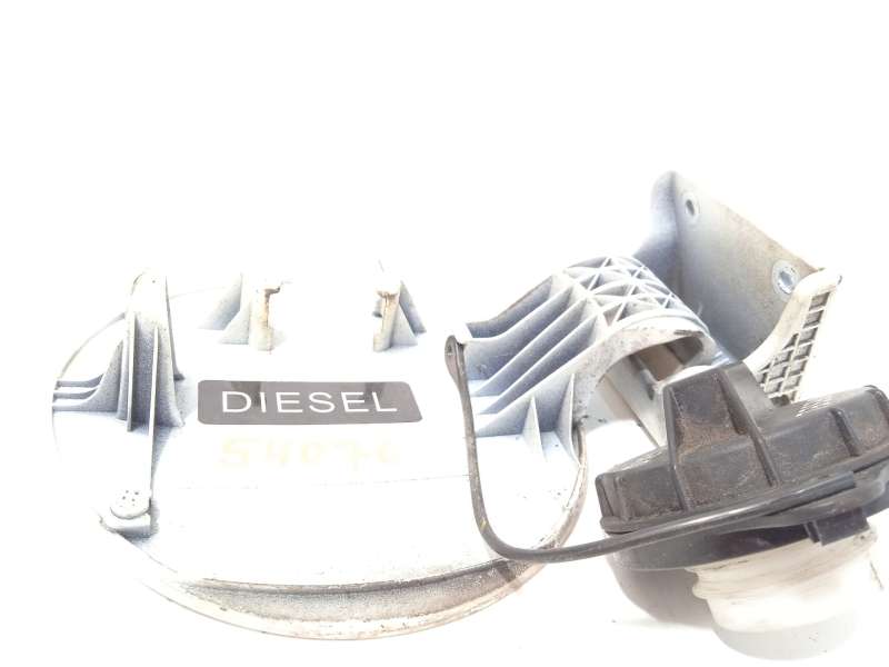 Recambio de tapa exterior combustible para kia carens iv 1.7 crdi referencia OEM IAM 69510A4001 - Blanco 2