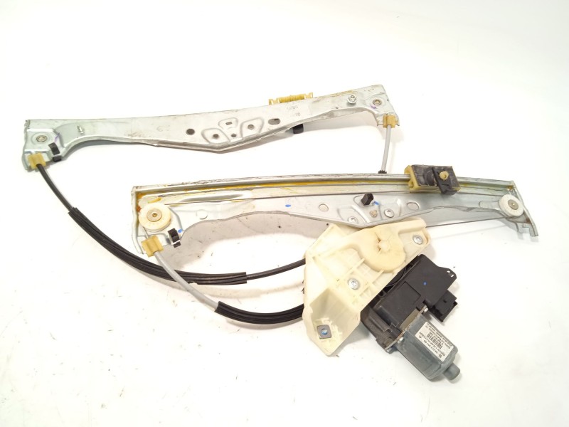 ELEVALUNAS DELANTERO DERECHO 9827295780 9827189380 0130822700