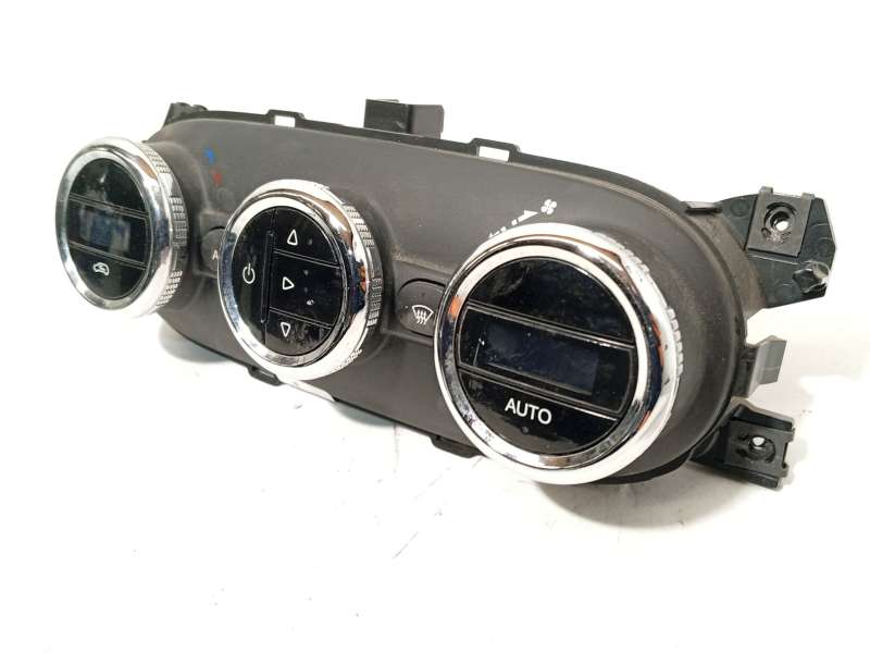 Recambio de mando climatizador para iveco daily vi furgoneta 33s13, 35s13, 35c13 referencia OEM IAM 5801640589  A83039300 - Blanco 2