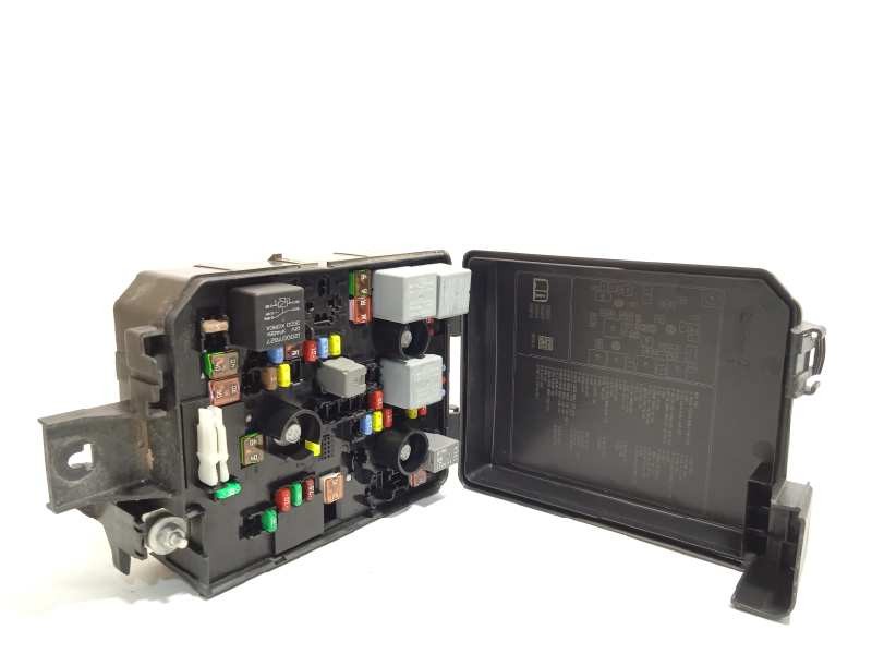 CAJA RELES / FUSIBLES 39068005 
